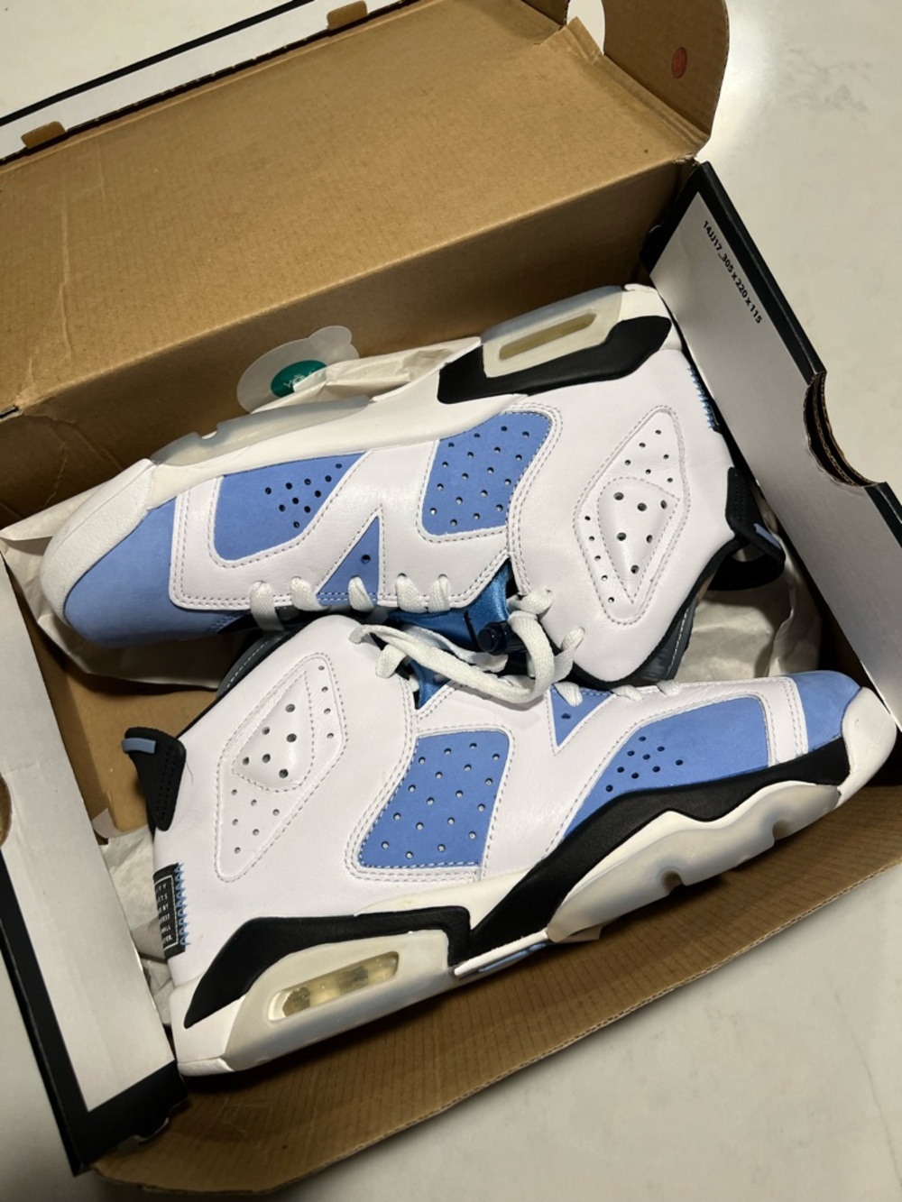 Air Jordan Retro 6 Basketball Sneakers in White and Light Blue (GS)